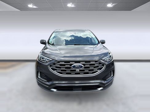 Used 2019 Ford Edge Titanium w/ Equipment Group 301A FWD image 6