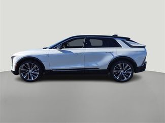 New 2025 Cadillac Lyriq Luxury video 2