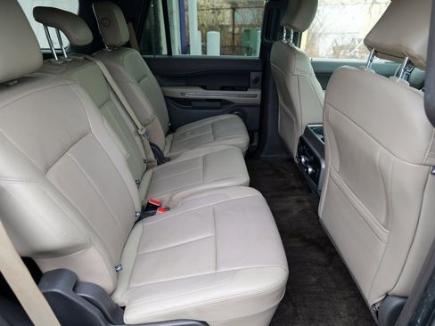 Used 2018 Ford Expedition XLT w/ Equipment Group 202A image 29