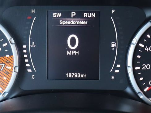 Used 2019 Jeep Renegade Latitude FWD image 42