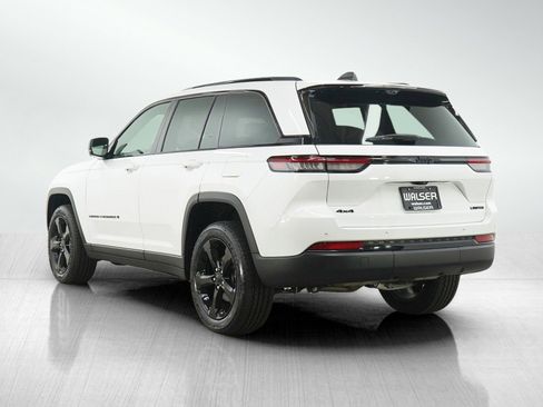 Used 2025 Jeep Grand Cherokee Limited w/ Luxury Tech Group II AWD/4WD image 3