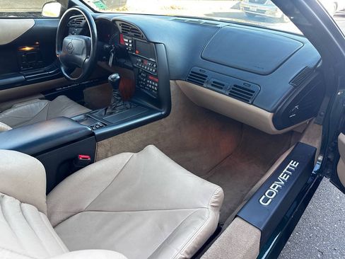 Used 1996 Chevrolet Corvette Coupe RWD image 26