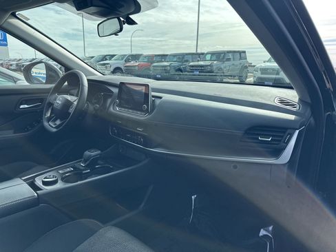 Used 2025 Nissan Rogue SV image 26