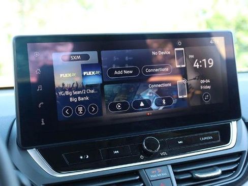 Certified 2025 Nissan Altima 2.5 SR w/ SR Premium Package FWD image 11