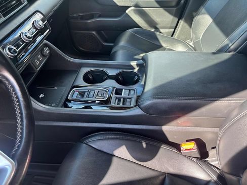 Used 2023 Honda Pilot EX-L image 16