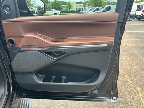 New 2026 Lincoln Navigator L Reserve AWD/4WD image 16
