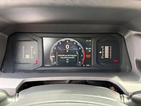 Used 2025 Toyota Tacoma SR5 AWD/4WD image 9