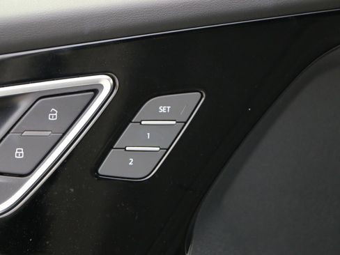 Used 2023 Audi Q4 e-tron Premium Plus w/ Premium Plus image 17