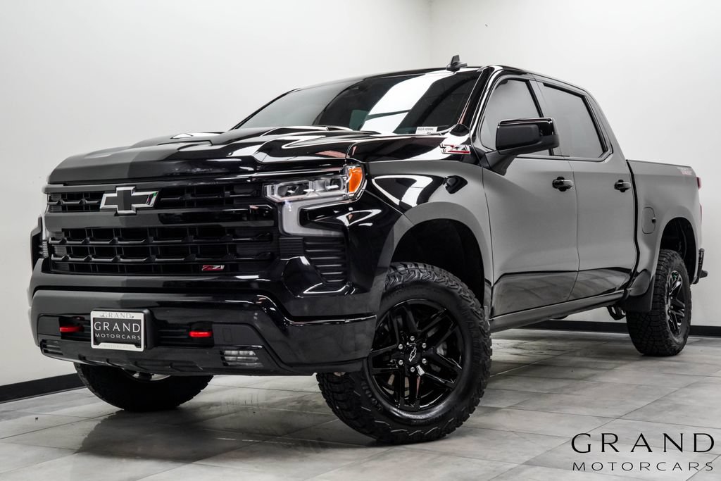 Used 2024 Chevrolet Silverado 1500 LT Trail Boss w/ Convenience Package II AWD/4WD image 1