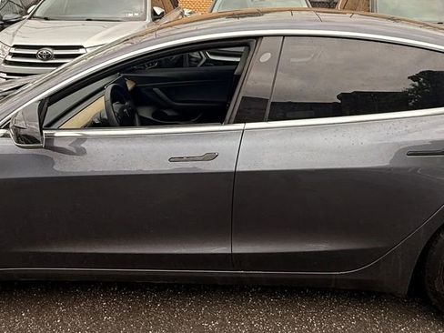 Used 2020 Tesla Model 3 Standard Range Plus RWD image 8
