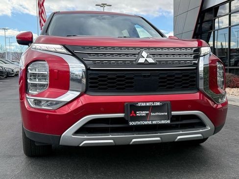 Used 2024 Mitsubishi Outlander SE image 30