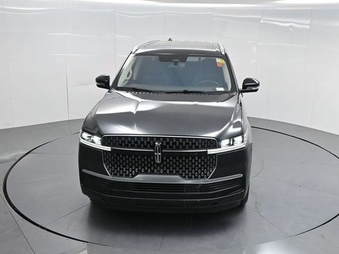 Used 2025 Lincoln Navigator Reserve image 45