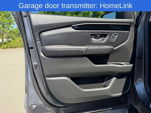 Used 2025 Honda Pilot Touring image 14