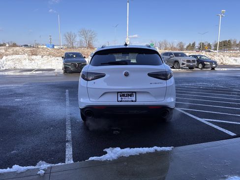 Used 2024 Alfa Romeo Stelvio Sprint image 8