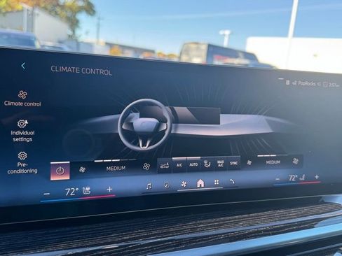 New 2026 BMW X5 xDrive40i w/ M Sport Package image 40