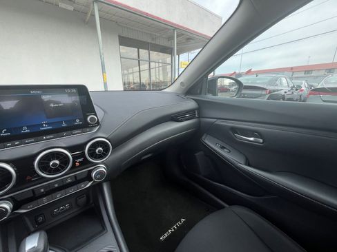 Used 2025 Nissan Sentra SV image 33