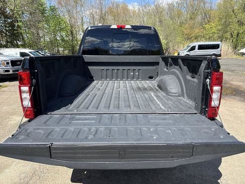 Certified 2022 Ford F250 XLT w/ Black Appearance Package AWD/4WD image 23