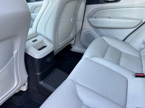 Used 2021 Volvo XC60 T8 Inscription Expression w/ Advanced Package image 12