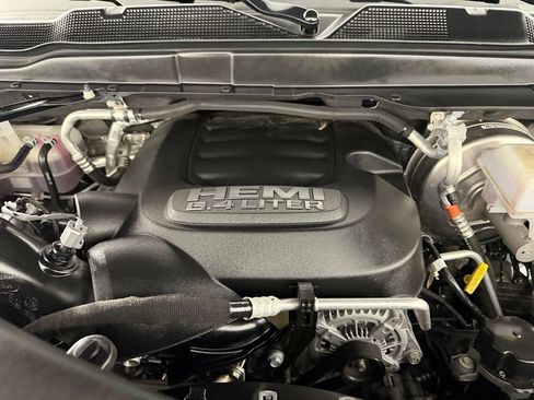 Used 2025 RAM 2500 Big Horn AWD/4WD image 34
