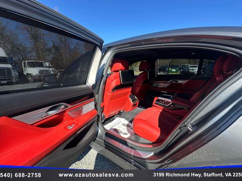 Used 2018 BMW M760i xDrive image 23