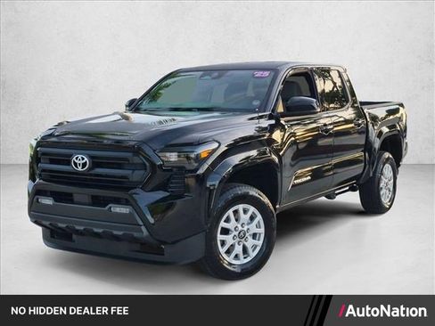 Certified 2025 Toyota Tacoma SR5 AWD/4WD image 1