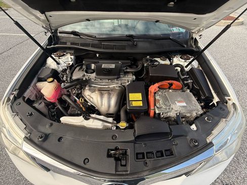 Used 2012 Toyota Camry XLE w/ Leather Pkg image 30