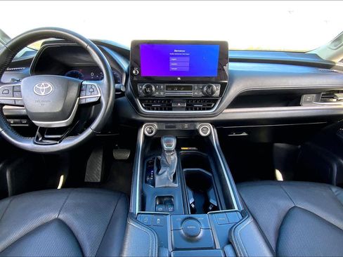 Certified 2024 Toyota Grand Highlander Limited image 15