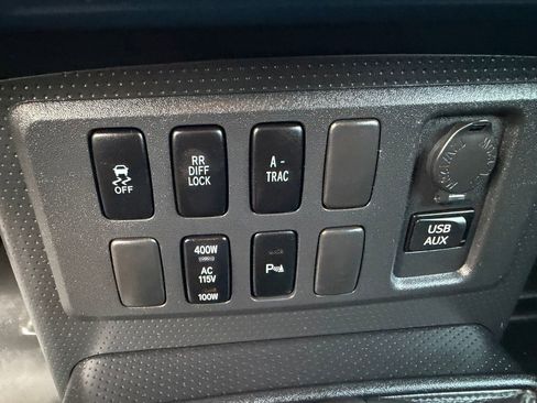 Used 2012 Toyota FJ Cruiser 4WD w/ Upgrade Pkg image 22