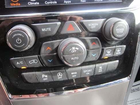 Used 2020 Jeep Grand Cherokee Trailhawk w/ Trailhawk Luxury Group image 14