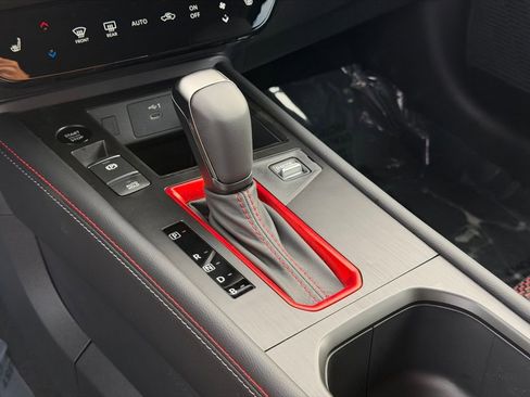 New 2026 Nissan Kicks SR w/ Cold Weather Package FWD image 30