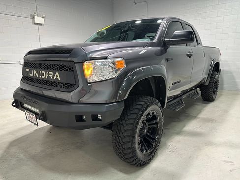 Used 2017 Toyota Tundra SR5 w/ TRD Off Road Package AWD/4WD image 20