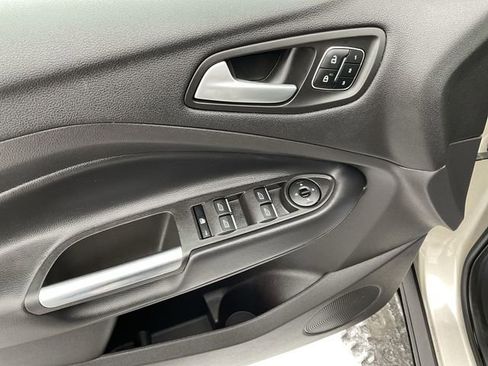 Used 2018 Ford Escape Titanium w/ Ford Safe & Smart Package image 13