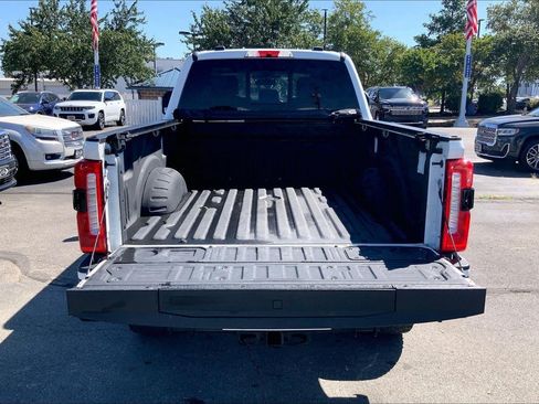 Used 2024 Ford F350 Lariat w/ Lariat Ultimate Package AWD/4WD image 4