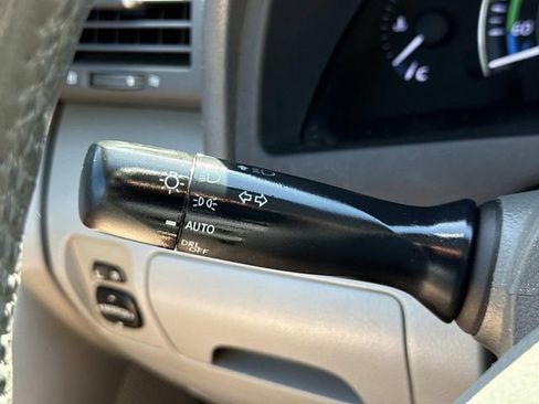 Used 2010 Toyota Camry Hybrid FWD image 27
