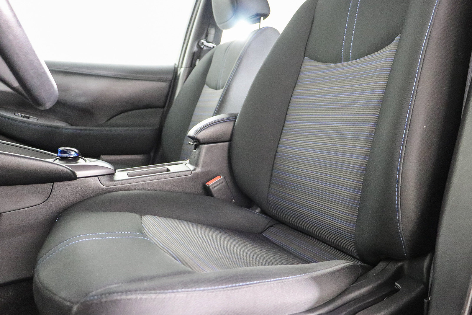 Used 2025 Nissan Leaf S FWD image 23