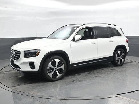 Used 2025 Mercedes-Benz GLB 250 4MATIC image 7