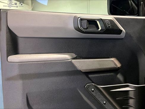 Used 2023 Ford Bronco Everglades image 20