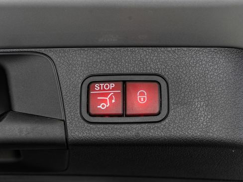 New 2026 Mercedes-Benz GLB 250 4MATIC image 35