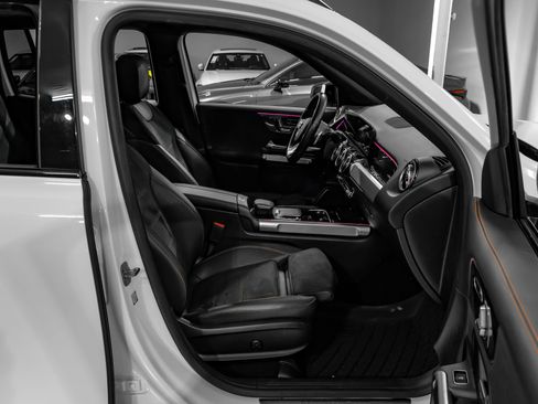 Used 2023 Mercedes-Benz GLB 250 image 39