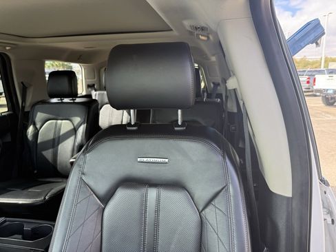 Used 2019 Ford Expedition Platinum image 22