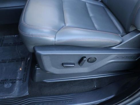 Used 2025 Ford Expedition Active AWD/4WD image 21