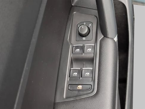 Used 2020 Volkswagen Tiguan SEL image 19