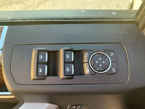 Used 2020 Ford F150 Lariat image 9