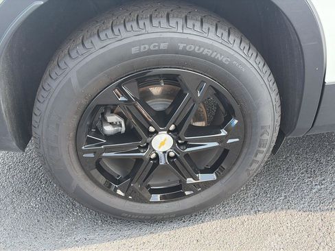 Used 2024 Chevrolet Blazer LT FWD image 32
