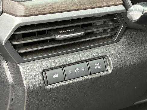 Used 2024 Nissan Altima 2.5 SV FWD image 7