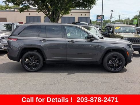 Certified 2023 Jeep Grand Cherokee Altitude AWD/4WD image 2