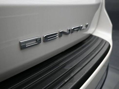Used 2023 GMC Yukon XL Denali Ultimate image 10