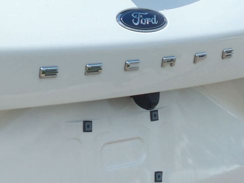 Used 2024 Ford Escape SE image 13