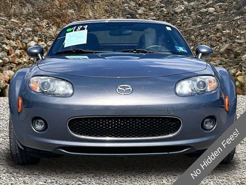Used 2008 MAZDA MX-5 Miata Grand Touring w/ Interior Trim Pkg RWD image 3