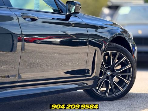 Used 2020 BMW 740i w/ Luxury Rear Seating Package RWD image 8